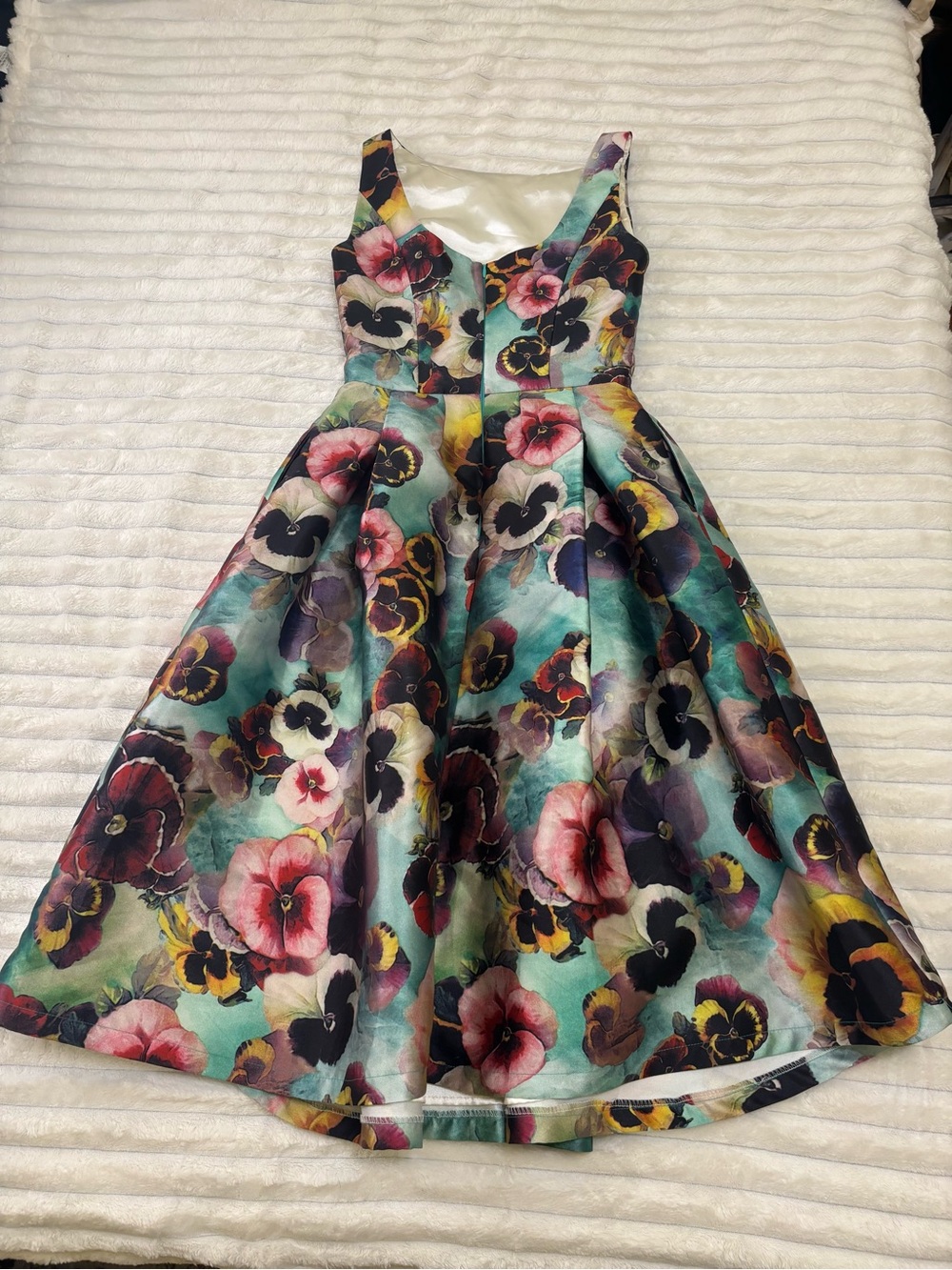 Chi Chi London Alyssa floral pansy dress sz 8 | garden wedding cocktail midi 50s - Picture 7 of 15